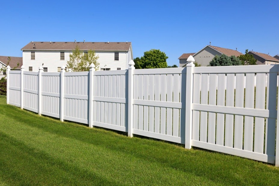 fencing contractors near me